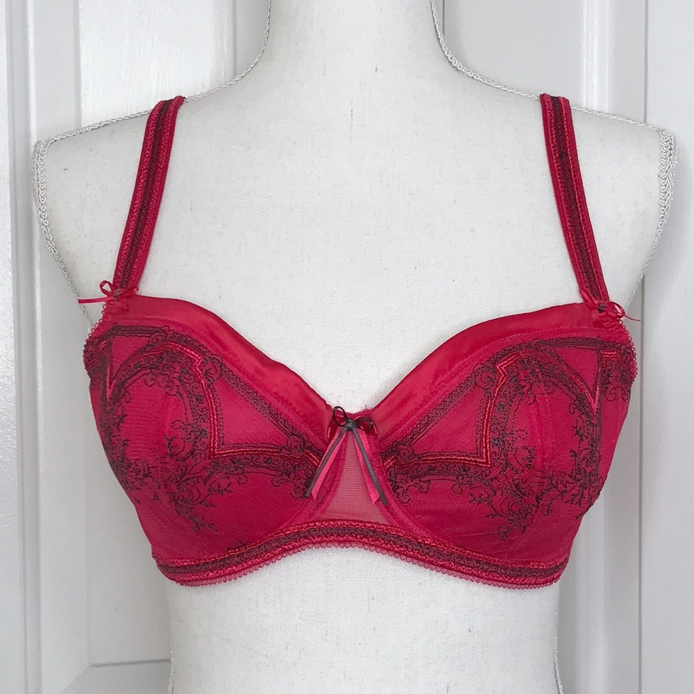 FAUVE French Red black lacy bra 32F